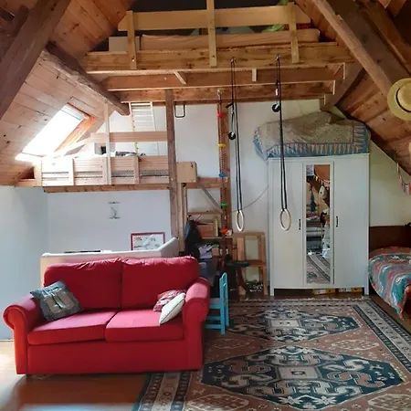 Tatil Evi Superbe Moulin Au Bord D'une Riviere, Au Calme, Avec Piano Doyet