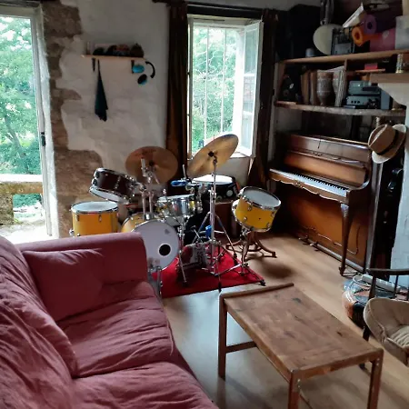 Superbe Moulin Au Bord D'une Riviere, Au Calme, Avec Piano *