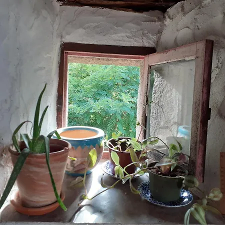 Superbe Moulin Au Bord D'une Riviere, Au Calme, Avec Piano *