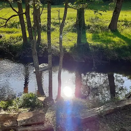 Feriehus Superbe Moulin Au Bord D'une Riviere, Au Calme, Avec Piano