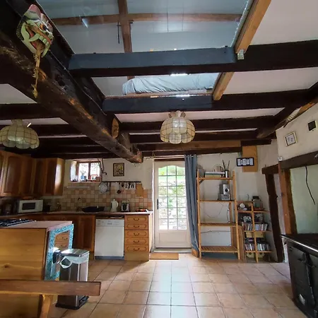 Superbe Moulin Au Bord D'une Riviere, Au Calme, Avec Piano *