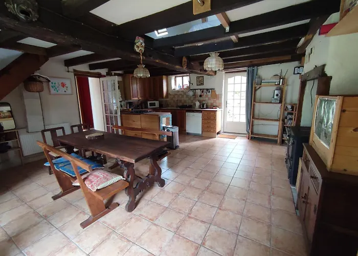 Holiday home Superbe Moulin Au Bord D'une Riviere, Au Calme, Avec Piano Doyet