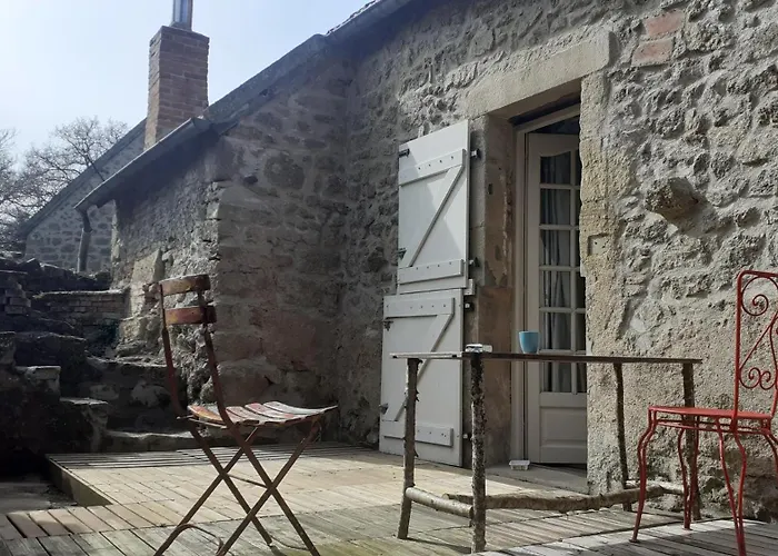 Superbe Moulin Au Bord D'une Riviere, Au Calme, Avec Piano Holiday home