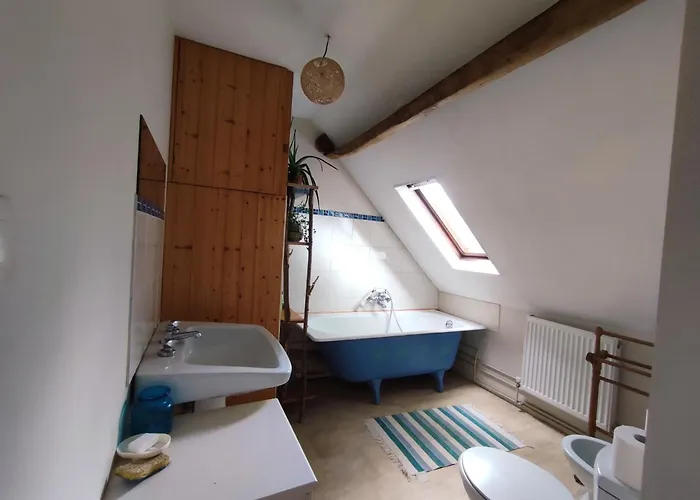 Holiday home Superbe Moulin Au Bord D'une Riviere, Au Calme, Avec Piano Doyet